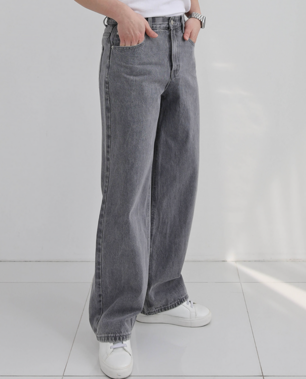 Women's Wide-Leg Jeans | Relaxed Fit & Effortless Style 2