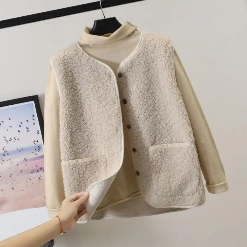 Chantal | Gilet pull sans manches à boutons pour femme - Image 2