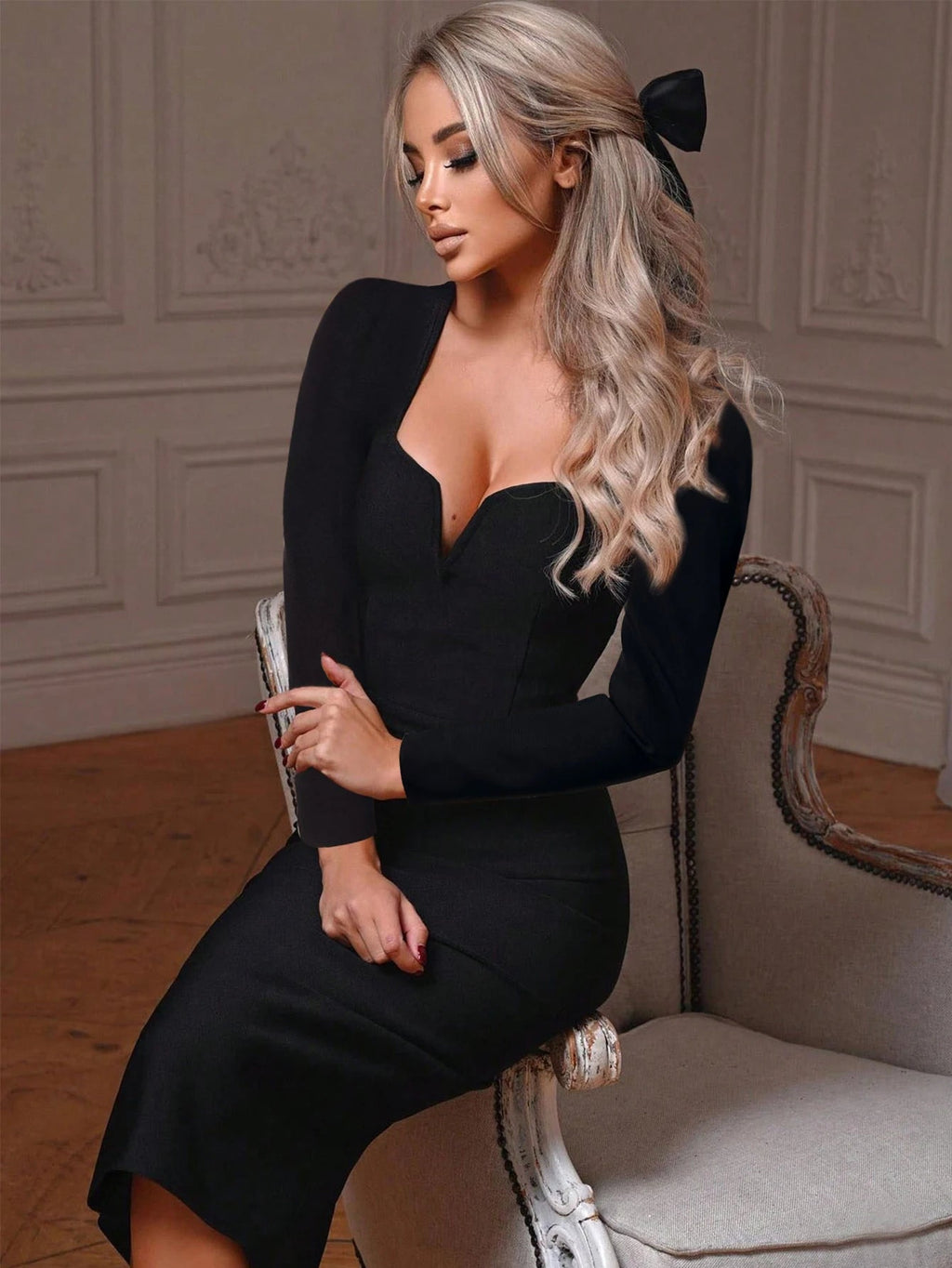 Women's Bodycon Black Midi Dress | Long Sleeve Sweetheart Neckline