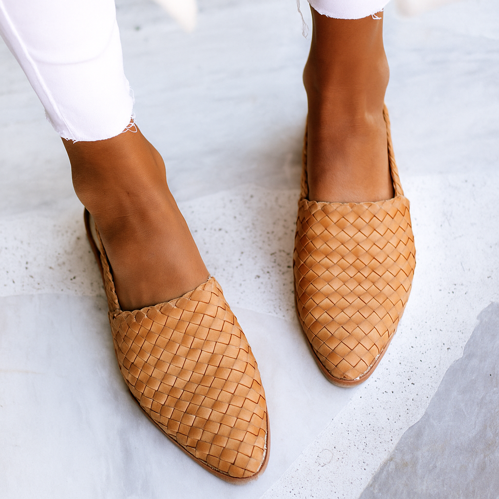 Women's Sandal Flat Mule | Woven Pointed Toe